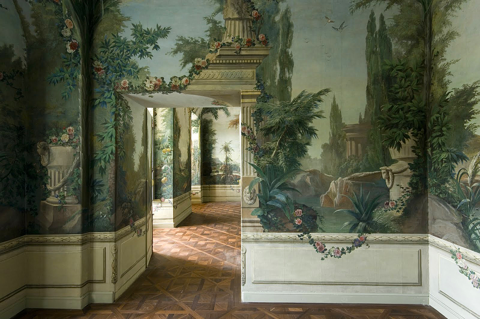Nástěnné malby v pokojích na zámku Schönbrunn ve Vídni